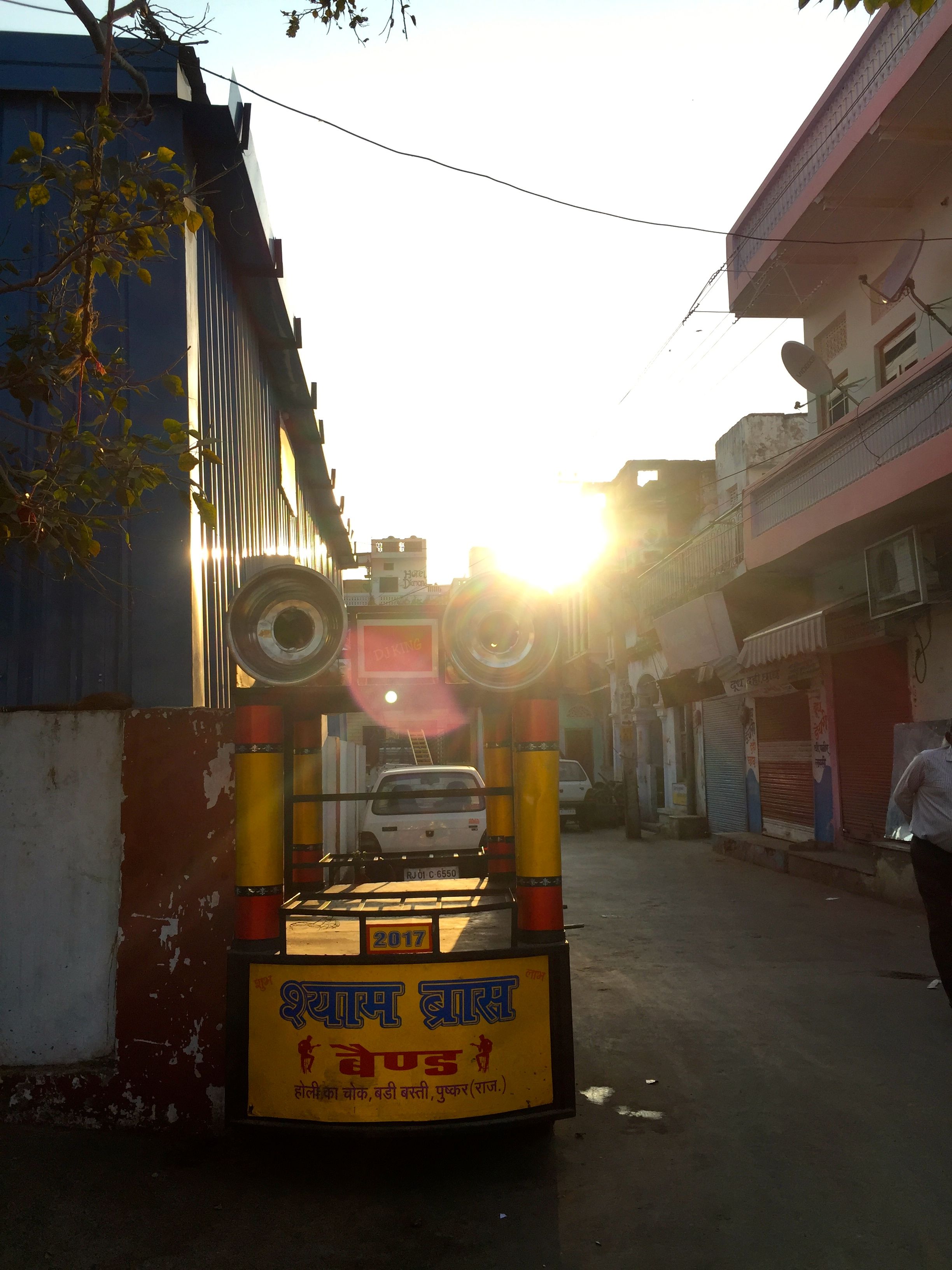 Lautsprecher-Wagen in Pushkar, der für Hochzeiten eingesetzt wird