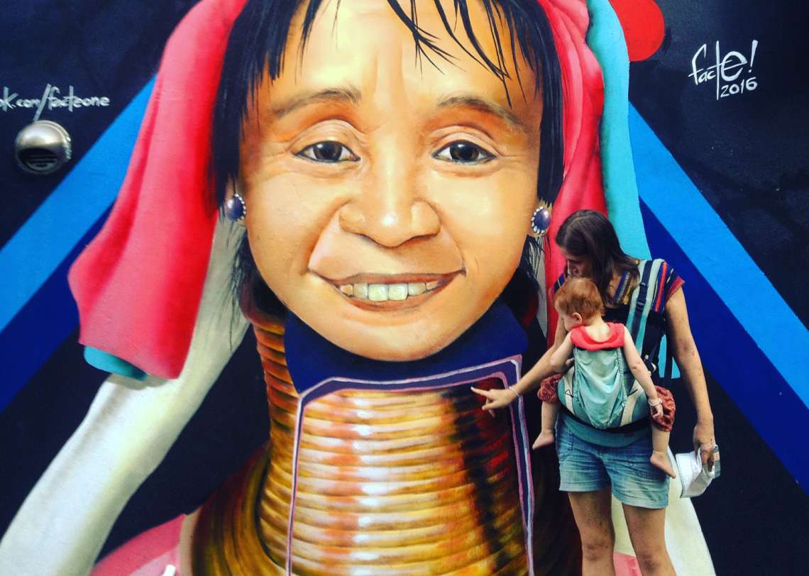 Langhalsfrau in Chiang Mai, Gedanken zum Ethno-Tourismus